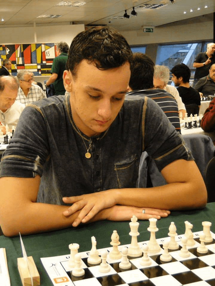 Entenda polêmica sobre suposta trapaça no xadrez