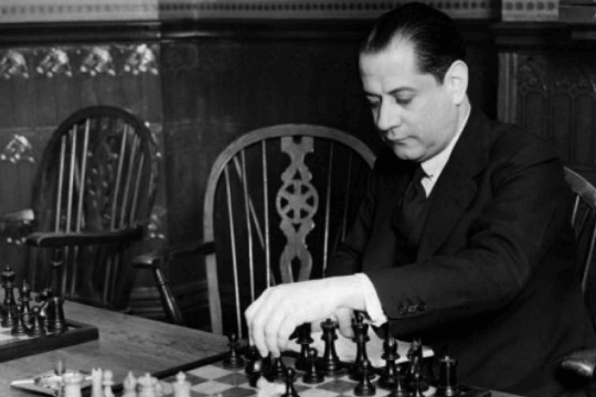 Pressão Total!  Capablanca x Alekhine (1927) 