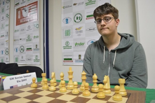 Grande Mestre do xadrez brasileiro ministra clínica em Natal