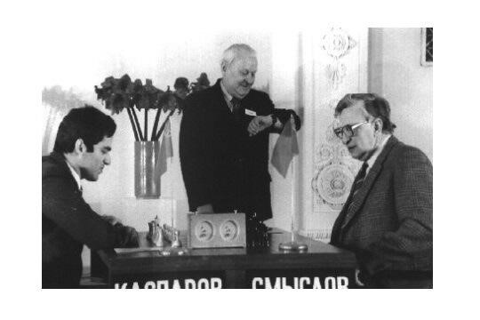 Mequinho x Polugaevsky, no torneio de - Xadrez na História