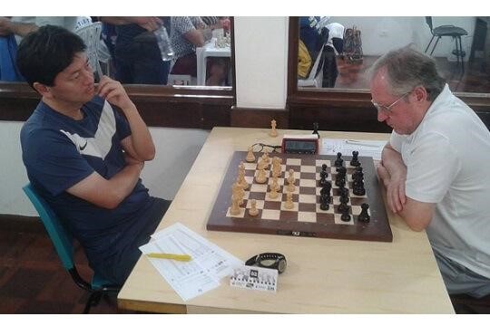 Revitalizado, Clube de Xadrez de Curitiba ganha tabuleiro