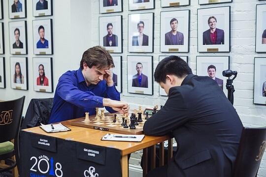 O Campeonato Mundial de Xadrez Blitz da FIDE irá acontecer de 29 a 30 de  dezembro de 2021 em Varsóvia, Polônia. O torneio será no formato suíço em  21