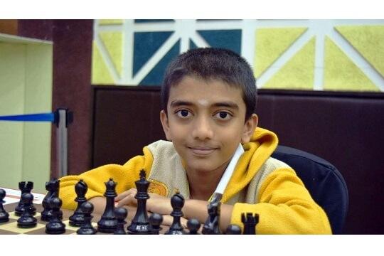 Indiano de 12 anos conquista o título de grande mestre de xadrez