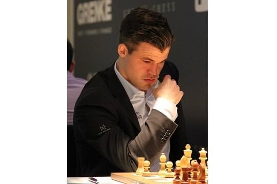 LEITURA ENXADRÍSTICA: MAGNUS CARLSEN