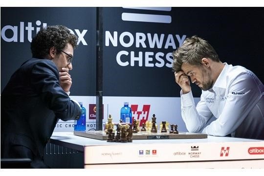 Magnus Carlsen segue os passos de Fischer