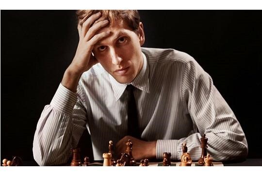 Bobby Fischer jugó ajedrez en línea?