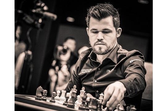 Magnus Carlsen Conquista a Tríplice Coroa do Xadrez
