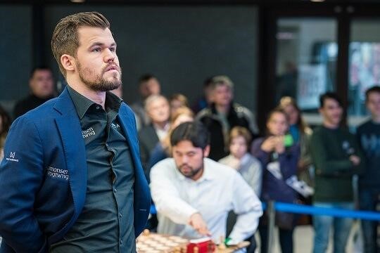 Carlsen e Koneru Vencem os Campeonatos Mundiais de Xadrez Rápido