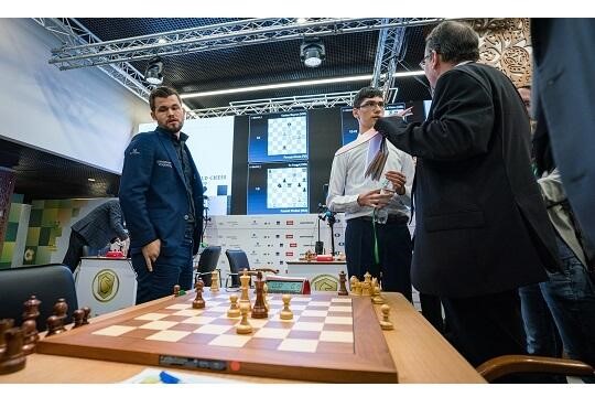 Carlsen e Koneru Vencem os Campeonatos Mundiais de Xadrez Rápido