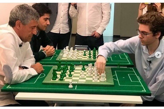 Quique jogando com Anton