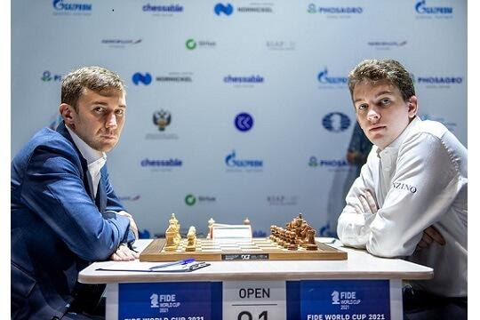 Carlsen busca sua primeira vitória na Copa do Mundo 