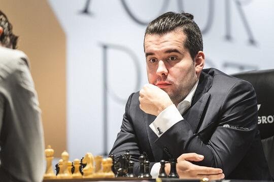 Suleymanli vence um desempate épico enquanto Carlsen e Nakamura se preparam  para entrar em ação 